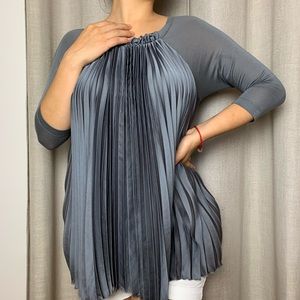 Grey BCBG Elegant Top!